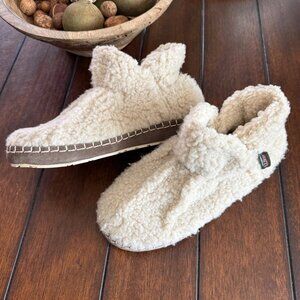 size 6 LL Bean Cozy teddy bear sherpa slippers bootie slip on natural